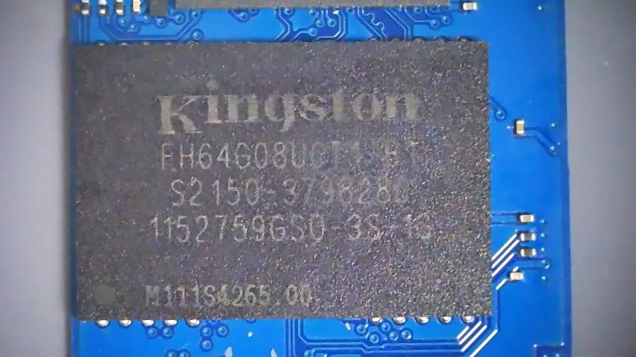 Kingston NANDフラッシュの印字クローズアップ